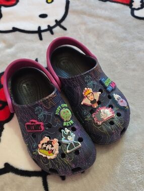 CROCS Kids Purple Crocs with Pink Strap and Disney Villains Jibbitz